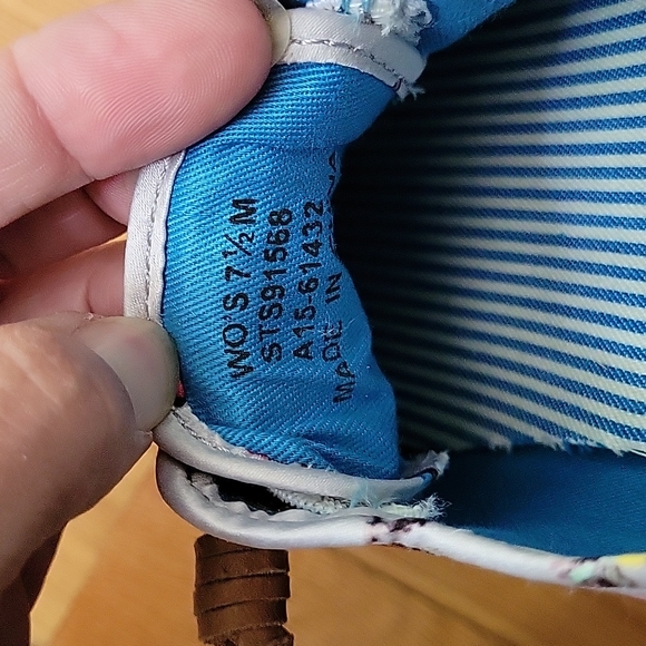 Sperry X Gray Malin Beach series sneakers NWOT - Picture 9 of 10